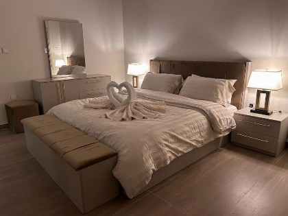 Stylish Apartment Prime Location - image 7