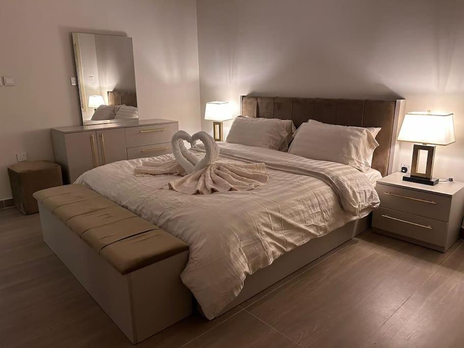Stylish Apartment Prime Location - image 7