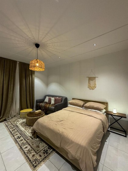 Comfy Bohemian room Smart Self Check in - image 1