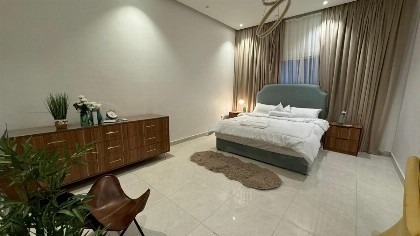 شقة فاخره بجده للإيجار - image 4