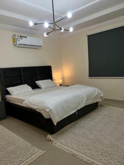 Private bedroom and lounge - image 15