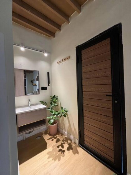 Warm Room - image 9