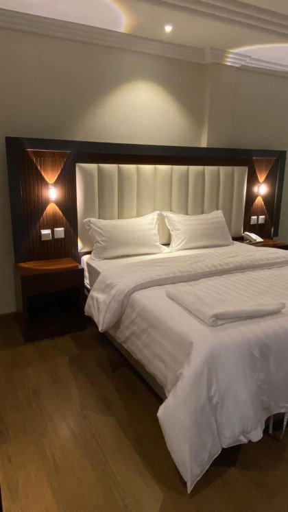 Diva Hotel 2 - image 1