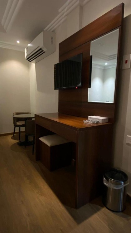 Diva Hotel 2 - image 3