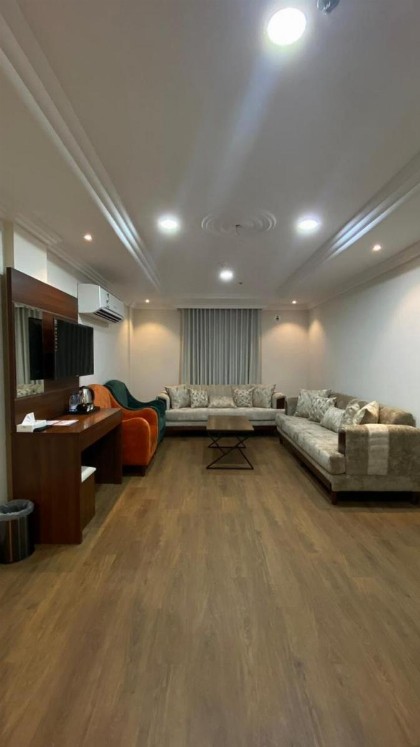 Diva Hotel 2 - image 4
