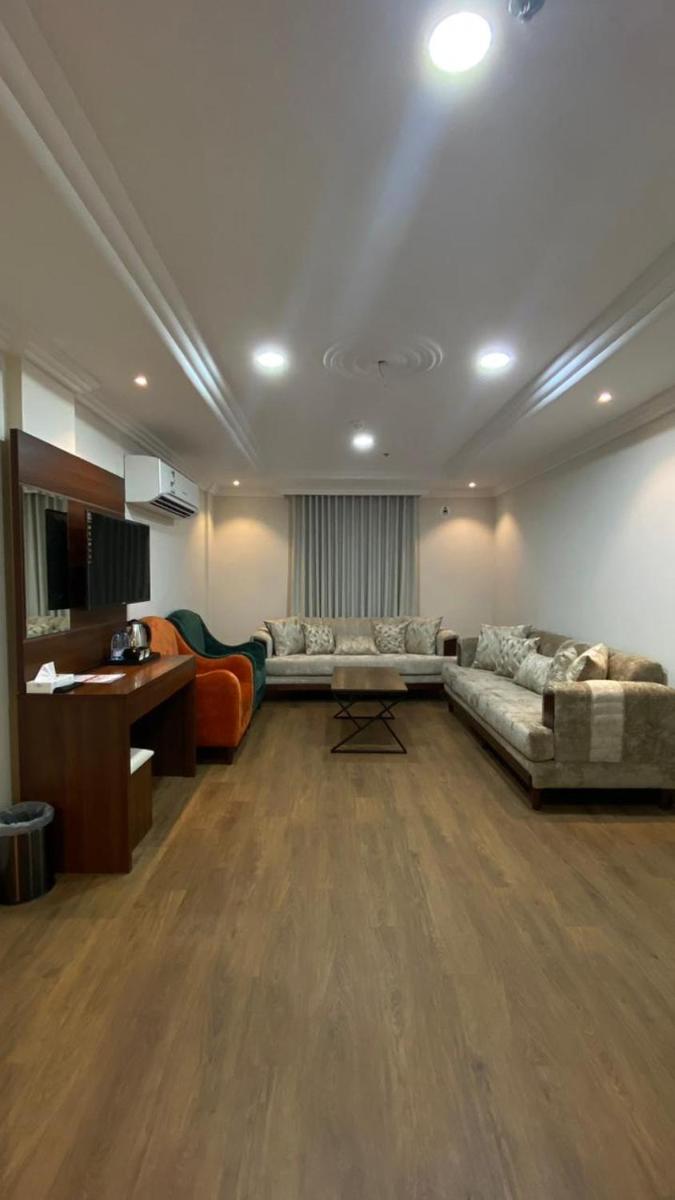 Diva Hotel 2 - image 4