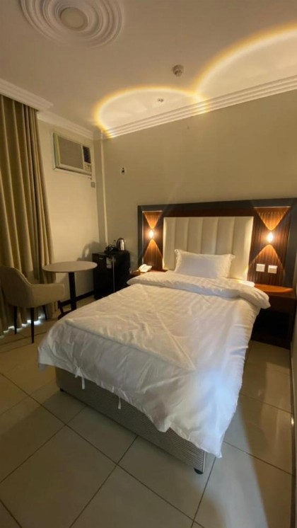 Diva Hotel 2 - image 5