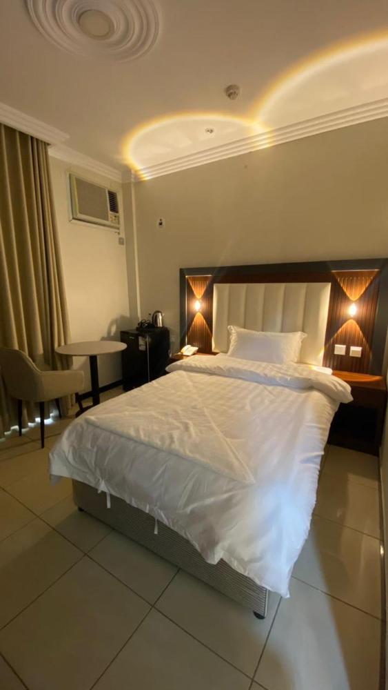 Diva Hotel 2 - image 5
