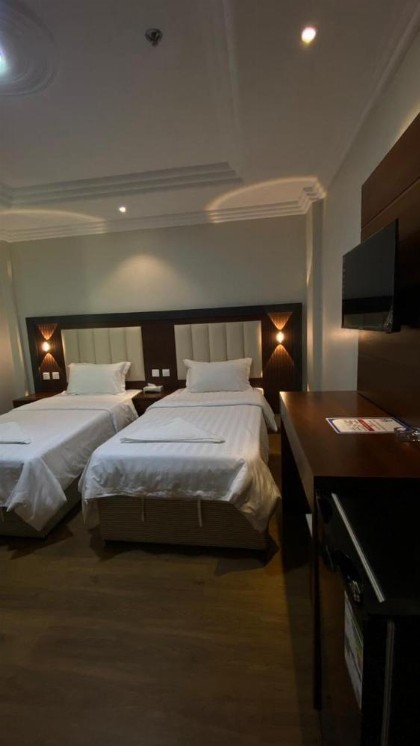 Diva Hotel 2 - image 8