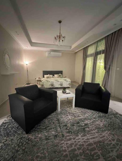استديو فاخر مع تراس خارجي - main image