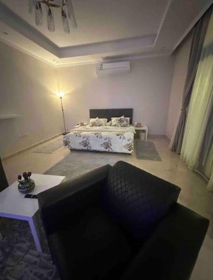 استديو فاخر مع تراس خارجي - image 5