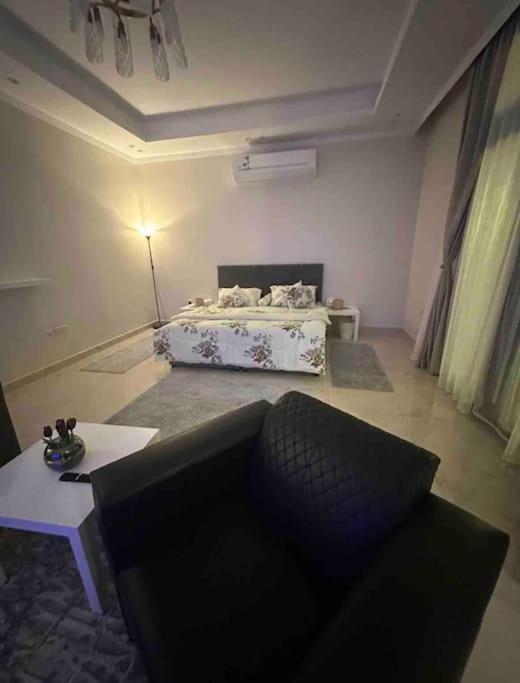 استديو فاخر مع تراس خارجي - image 5