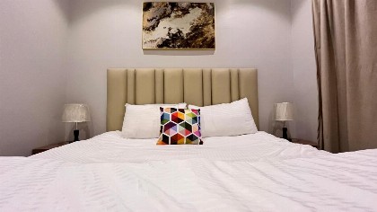Modern Residential Apartment by Vacantals - image 4
