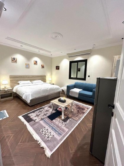 Double bed with hotel VIP - image 1