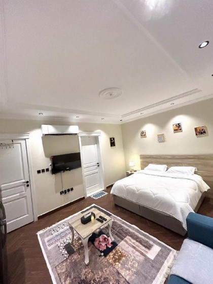Double bed with hotel VIP - image 2