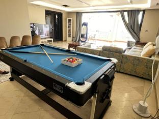 the red noble luxury apartments - main image