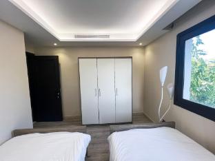 the red noble luxury apartments - image 5