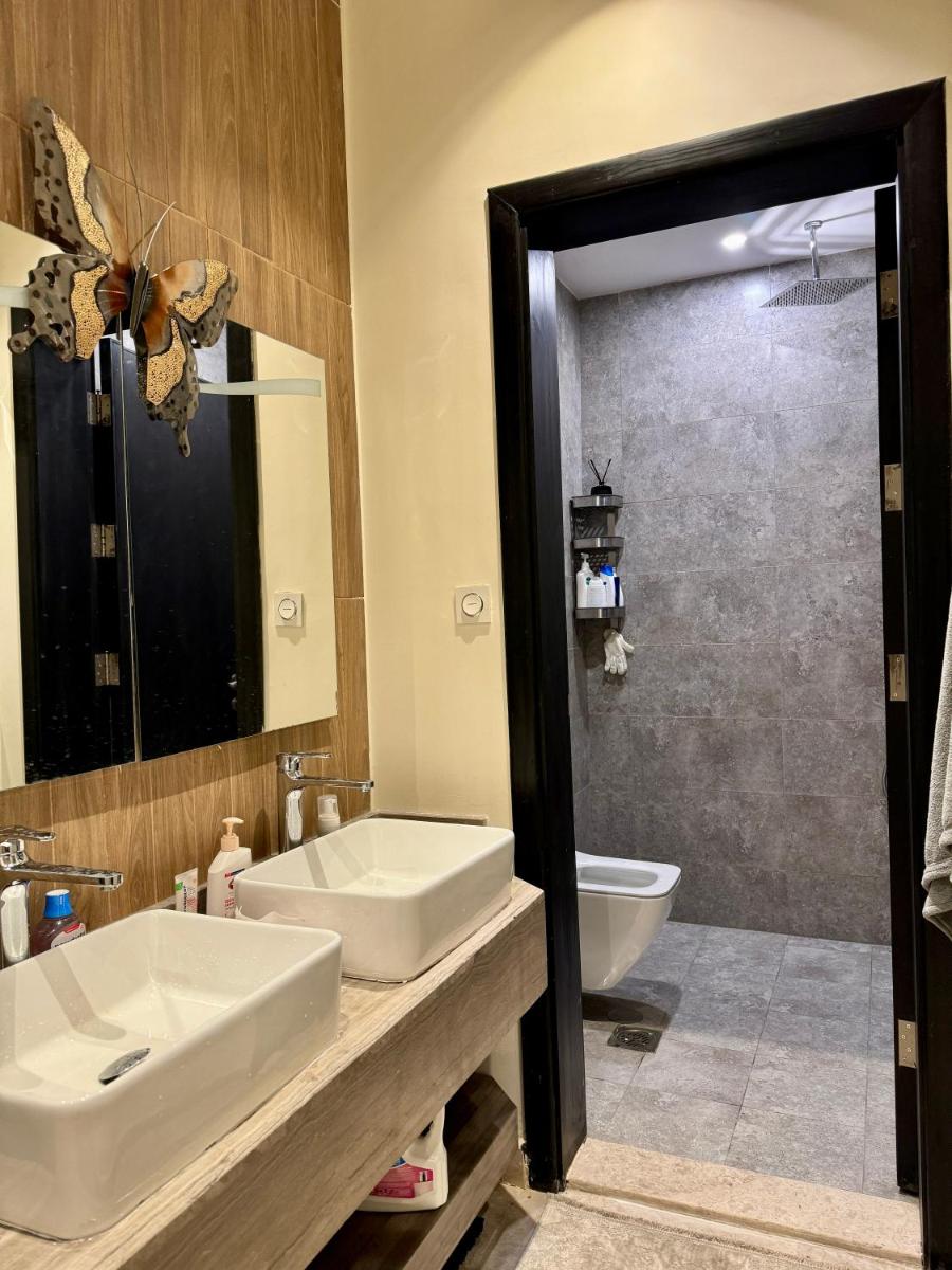 جناح فاخر - image 2