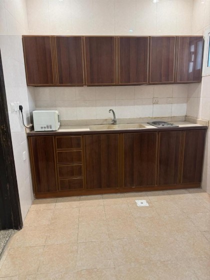 غرفة وصالة ومطبخ ودورة مياة - image 5