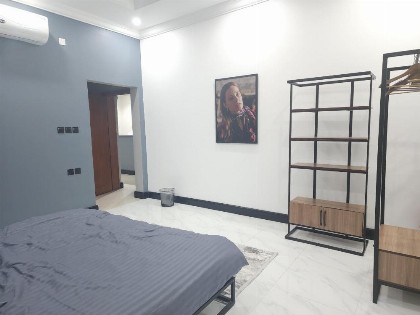 Luxury apartment with 2 bedrooms & living room - image 10