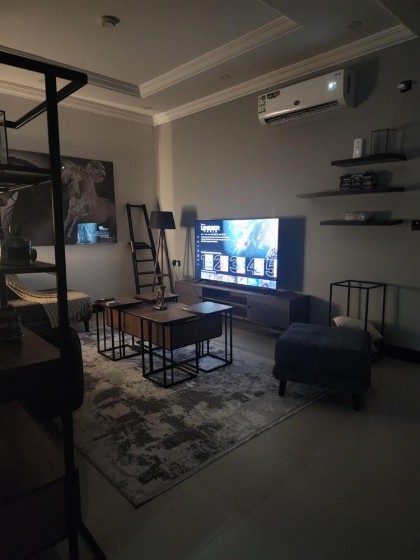 Luxury apartment with 2 bedrooms & living room - image 13