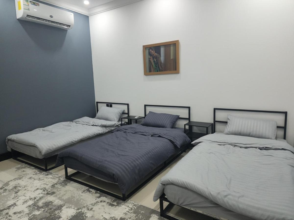 Luxury apartment with 2 bedrooms & living room - image 3