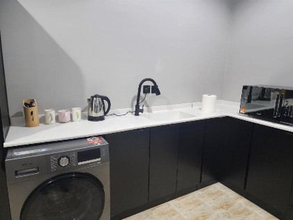 Luxury apartment with 2 bedrooms & living room - image 7