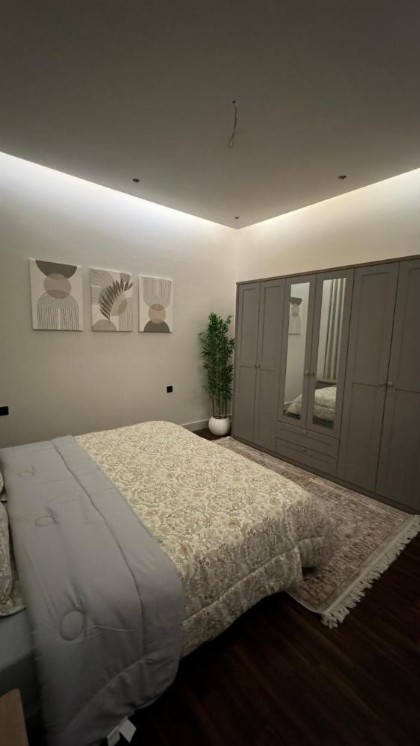 شقة فاخرة ثلاث غرف نوم وصالة واسعه - image 5