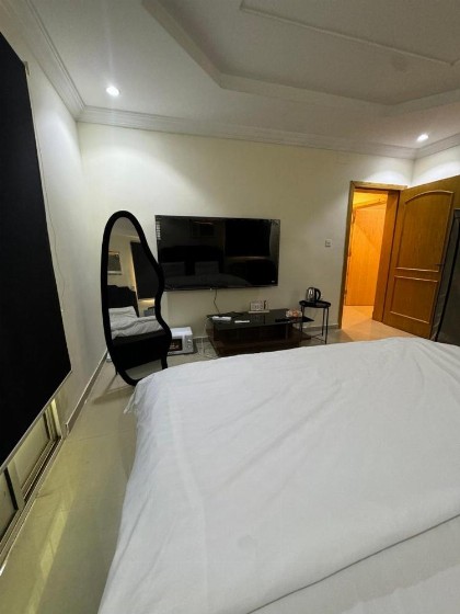 one room - image 7