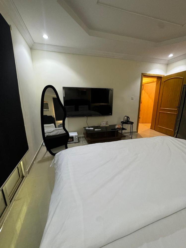 one room - image 7