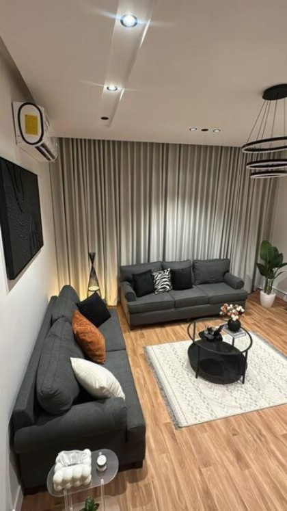 شقة بتصميم مودرن - image 1