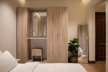 Stylish Cozy Modern 1-Bedroom - image 11