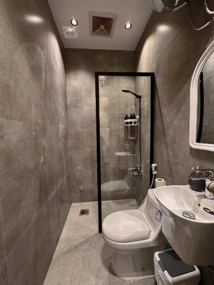 Stylish Cozy Modern 1-Bedroom - image 12