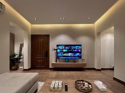 Stylish Cozy Modern 1-Bedroom - image 2
