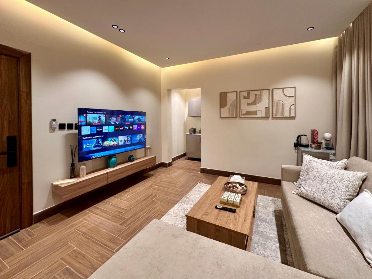 Stylish Cozy Modern 1-Bedroom - image 4