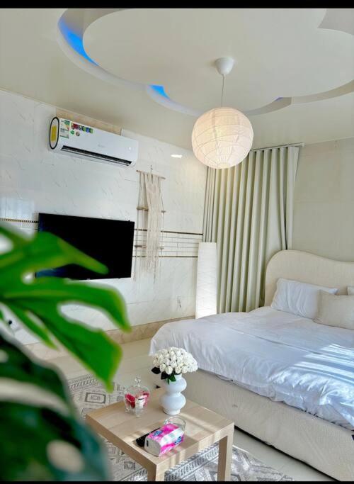 Luxurious studio for a beautiful and special night - image 7