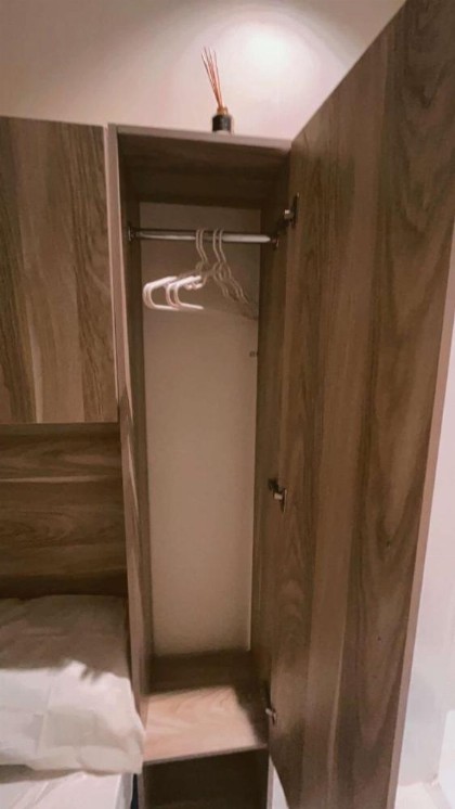 استديو باثاث مريح وبسيط - image 6