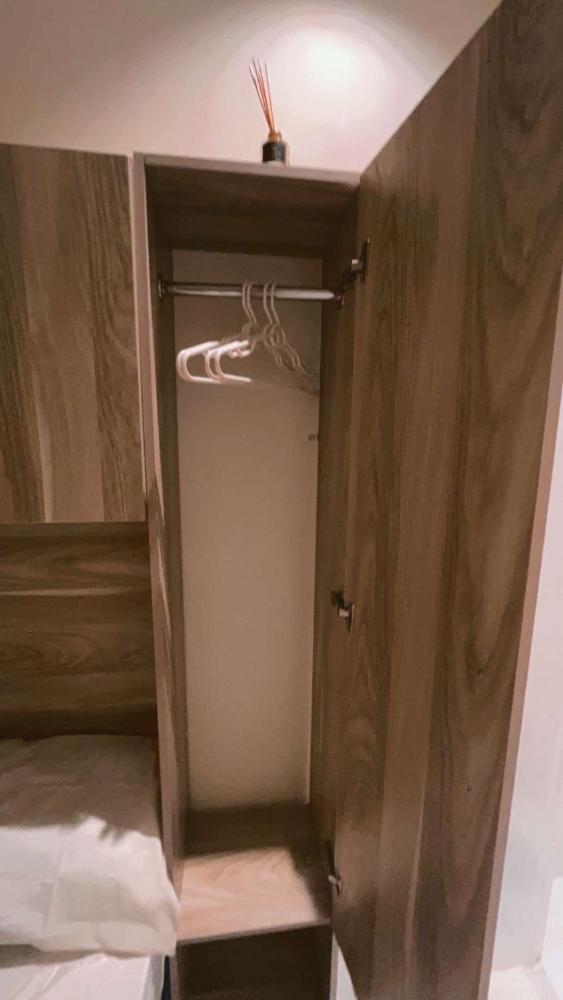 استديو باثاث مريح وبسيط - image 6