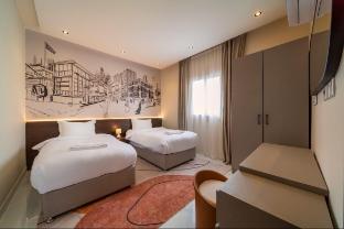 Saden Albwadi 2BR Standard Apt-212 - image 3
